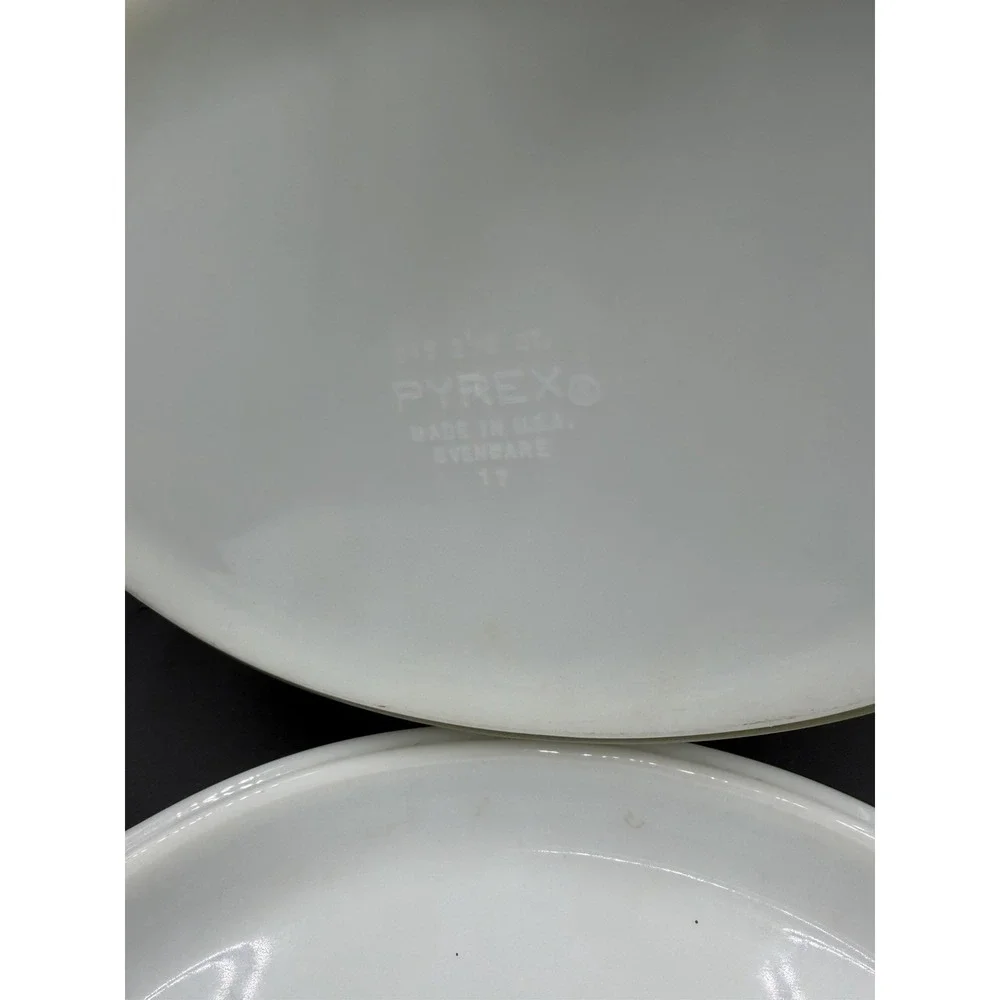 🌼✨ Vintage Pyrex 2.5Qt Casserole Dish – Spring Blossom Green – Light Wear ✨🌼